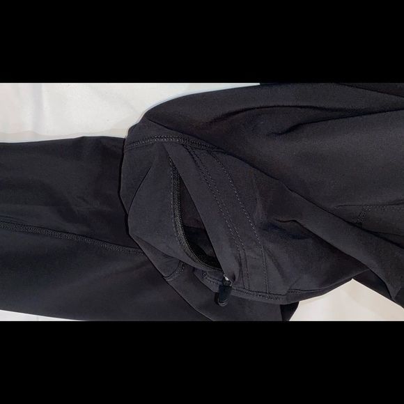 Eddie Bauer black Capri cargos - Picture 4 of 13